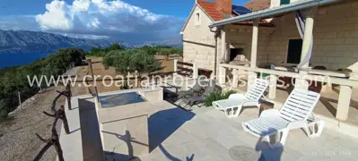 Kuća 80 m², Otok Brač - spektakularan pogled - 2