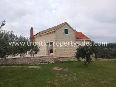 Kuća 80 m², Otok Brač - spektakularan pogled - 3