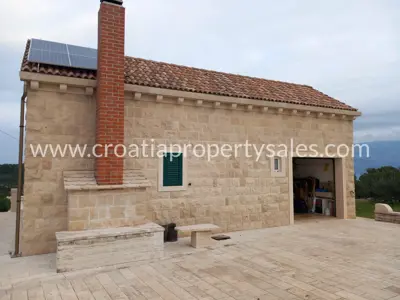 Kuća 80 m², Otok Brač - spektakularan pogled - 13