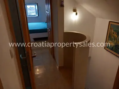 Kuća 80 m², Otok Brač - spektakularan pogled - 12