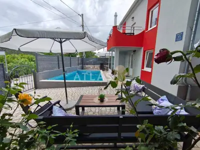 Haus zum Kauf in Križišće, 170 m²