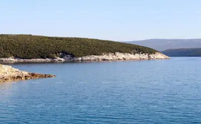 Građevinska parcela na mirnoj lokaciji.