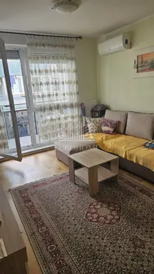 Malešnica - komplett neu, möbliert mit Balkon und Parkplatz