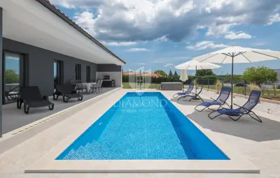 Haus zum Kauf in Žminj, 94 m²