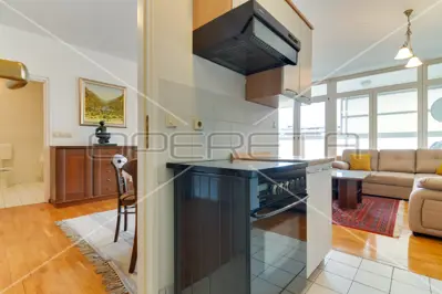 Wohnung 70 m², Martinovka, Garagenstellplatz und Loggia - 6