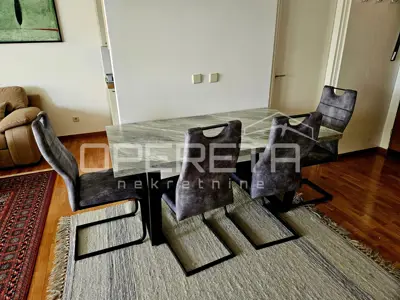 Wohnung 70 m², Martinovka, Garagenstellplatz und Loggia - 15