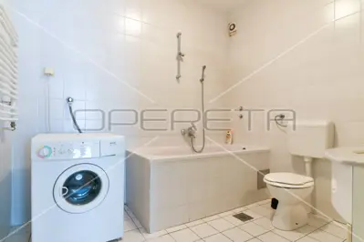 Wohnung 70 m², Martinovka, Garagenstellplatz und Loggia - 12