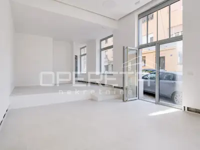 STROGI CENTAR, POSLOVNI PROSTOR, 116 m², ULIČNI LOKAL. - 2