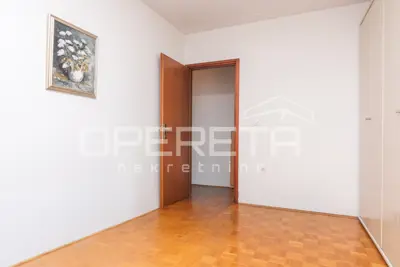 Stan 87 m², Knežija, lift i dvostrana orijentacija - 10