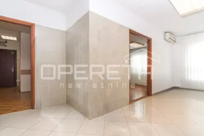 Stan 87 m², Knežija, lift i dvostrana orijentacija - 2