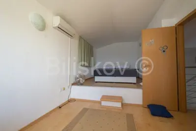 Kuća 650 m², Podstrana uz plažu i otvoren pogled na more - 19