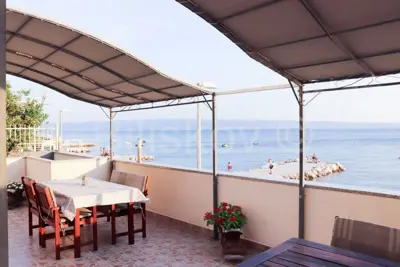 Kuća 650 m², Podstrana uz plažu i otvoren pogled na more - 4