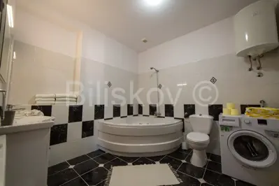 Kuća 650 m², Podstrana uz plažu i otvoren pogled na more - 21