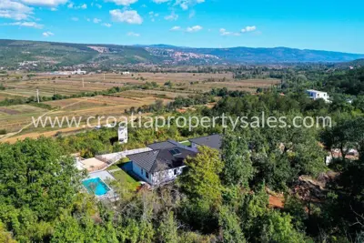 Vila u Makarskoj, bazen i panoramski pogled - 11