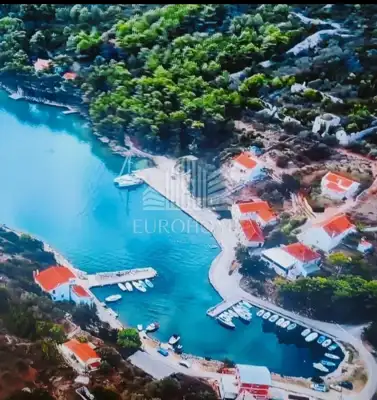 Building plot 900 m², Brbinj, 90 m from the sea