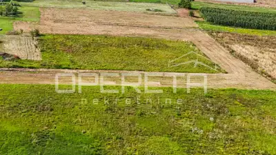 Zemljište 2.564 m², Vrbovec - stambena zona i blizina centra - 2