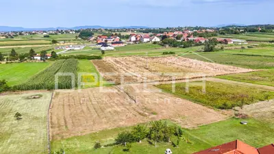 Zemljište 2.564 m², Vrbovec - stambena zona i blizina centra - 3