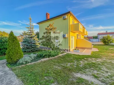Haus 667 m², Umag Umgebung - 5 Studioapartments - 17
