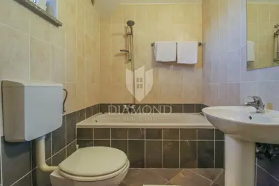 Haus 667 m², Umag Umgebung - 5 Studioapartments - 16