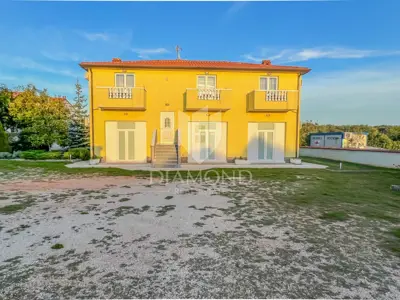 Haus 667 m², Umag Umgebung - 5 Studioapartments - 4