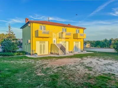 Haus 667 m², Umag Umgebung - 5 Studioapartments - 2