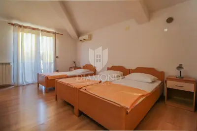 Haus 667 m², Umag Umgebung - 5 Studioapartments - 10