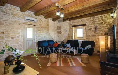 Kamena kuća 160 m², Barban - bazen i terasa - 7