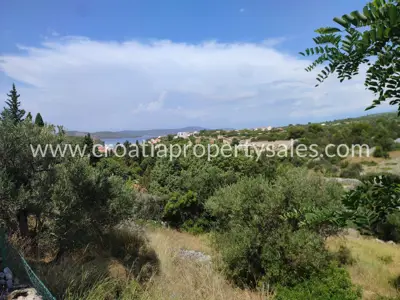 Zemljište, Brač, 695 m², 190 000 €