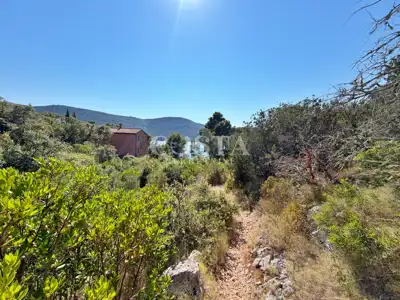 Građevinsko zemljište 726 m², Luka - drugi red do mora