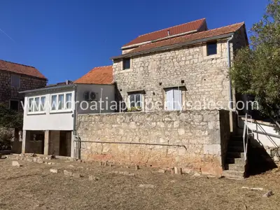 Kuća 342 m², Stari Grad - povijesno imanje s privatnim vrtom - 4