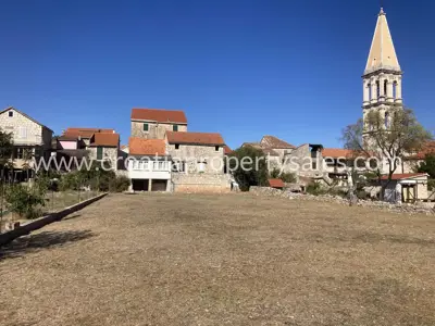 Kuća 342 m², Stari Grad - povijesno imanje s privatnim vrtom - 3
