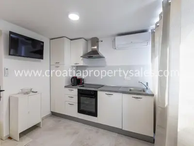 Kuća 342 m², Stari Grad - povijesno imanje s privatnim vrtom - 22