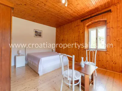 Kuća 342 m², Stari Grad - povijesno imanje s privatnim vrtom - 19