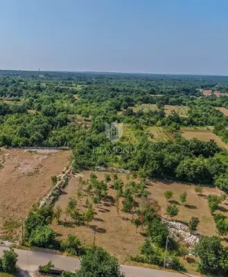 Building plot 1,830 m², Svetvinčenat - peaceful surroundings - 2