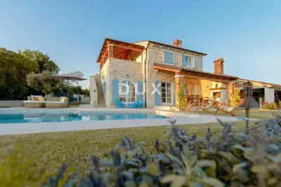 Villa 210 m², Sveti Lovreč - view of the old town core - 4