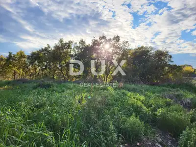Building land 4,375 m², Kanfanar - quiet location - 5