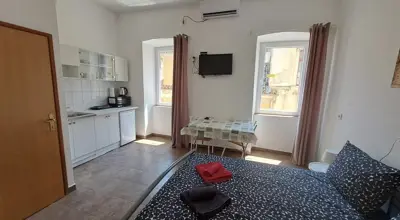 Wohnung 90 m², Pula Centar - 4 Studioapartments - 13