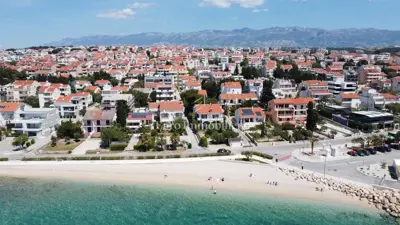 Apartman 35 m², Novalja - terasa i djelomičan pogled na more - 18
