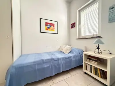 Apartman 35 m², Novalja - terasa i djelomičan pogled na more - 12