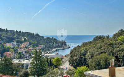 Stan u Rapcu, 3 sobe, pogled na more i balkon