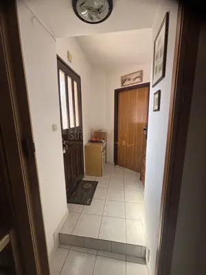 - Kuća sa dva stana, apartmanom, garažom, gr. zemljištem - - 16