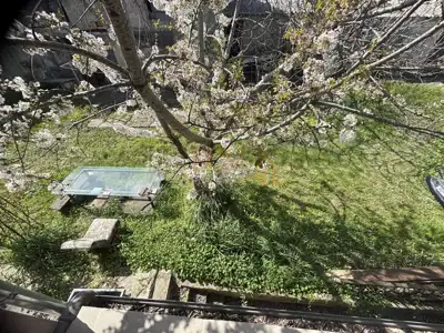 - Kuća sa dva stana, apartmanom, garažom, gr. zemljištem - - 8