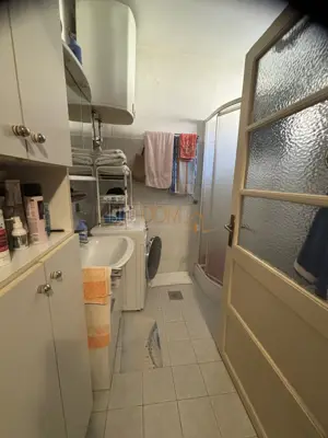 - Kuća sa dva stana, apartmanom, garažom, gr. zemljištem - - 22