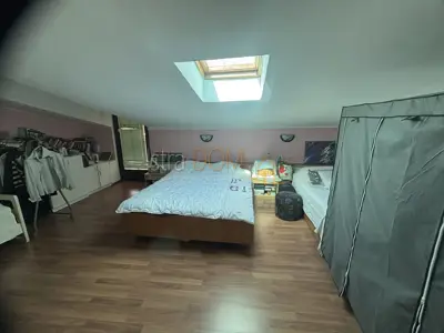 - Kuća sa dva stana, apartmanom, garažom, gr. zemljištem - - 12