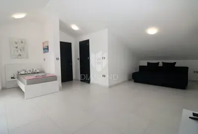Penthouse 75 m², Bribir - Dachterrasse und 2 Badezimmer - 2