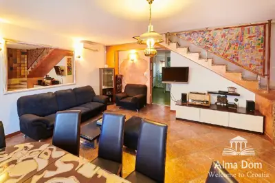 Haus, Nähe der Stadt Umag. - 7