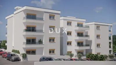 Apartment 126.7 m², Pula Centar - 3 bedrooms and a study