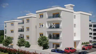 Apartment 126.7 m², Pula Centar - 3 bedrooms and a study - 4