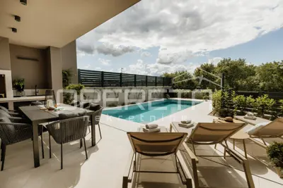 Istria, Poreč surroundings - modern semi-detached house with pool - 700 m from the sea - 18
