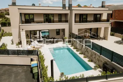 Istria, Poreč surroundings - modern semi-detached house with pool - 700 m from the sea - 2